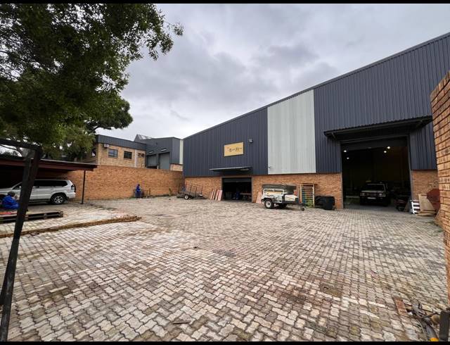 2,499M² WAREHOUSE TO LET IN LASER PARK